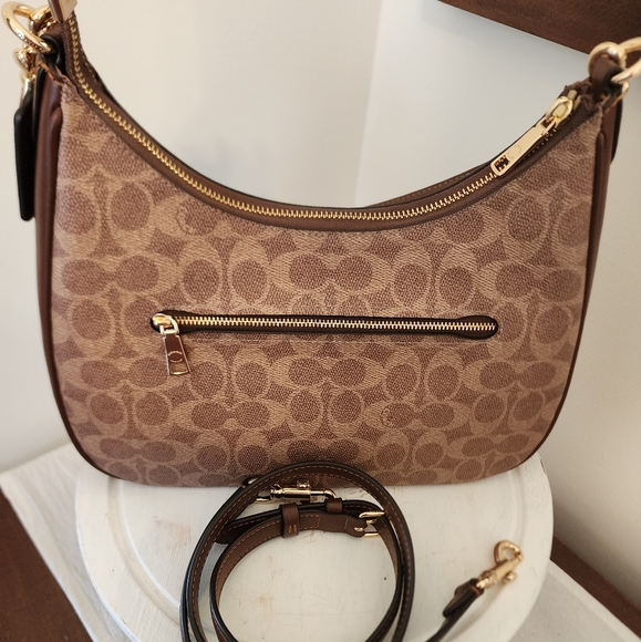 Coach Teri Shoulder Bag Signature Canvas Brown/Tan NWT with wristlet - Picture 3 of 8